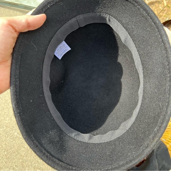 WOMEN'S black wool bucket hat with feather flower on a side one size - Picture 7 of 9